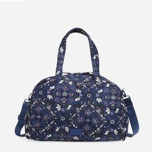 Vera Bradley Medium Travel Bag Suitcase Spring Break Navy Floral